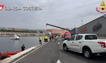 Furgone in mare al porto di Trieste<h2 class='anw-subtitle'>Intervento di Guardia costiera e Vigili del fuoco al Molo VI</h2>