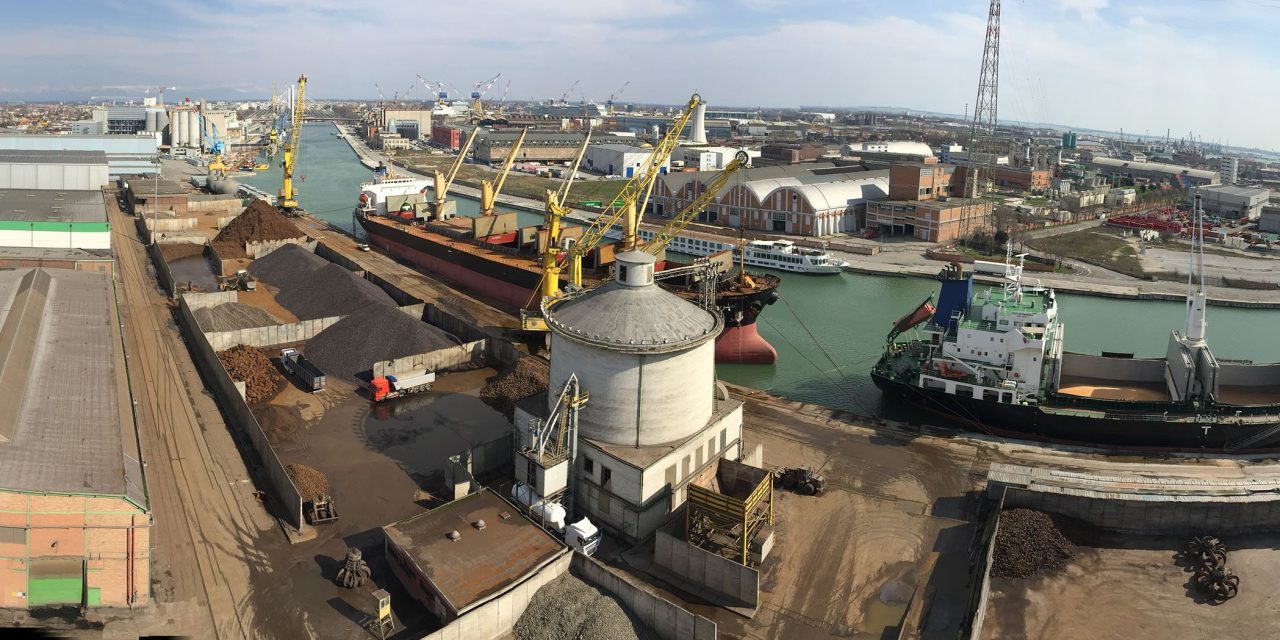 Porto di Venezia, proclamato sciopero a oltranza<h2 class='anw-subtitle'>Si aggrava lo scontro tra lavoratori e Autorità portuale, in particolare in merito al bando per l'Art. 17</h2>