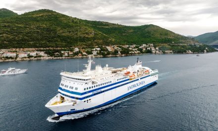 La “Dalmacija” di Jadrolinija in servizio dopo aver lasciato il cantiere di Fiume<h2 class='anw-subtitle'>La nave più grande mai gestita dalla compagnia croata, con la nuova livrea, servirà la rotta Bari-Ragusa (Dubrovnik)</h2>