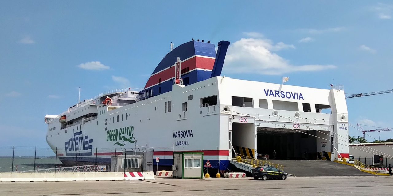 Il traghetto Varsovia al Ro-Port MoS di Porto Marghera<h2 class='anw-subtitle'>Ultimi allestimenti per l'unità progettata da Naos e realizzata da Cantiere Navale Visentini</h2>