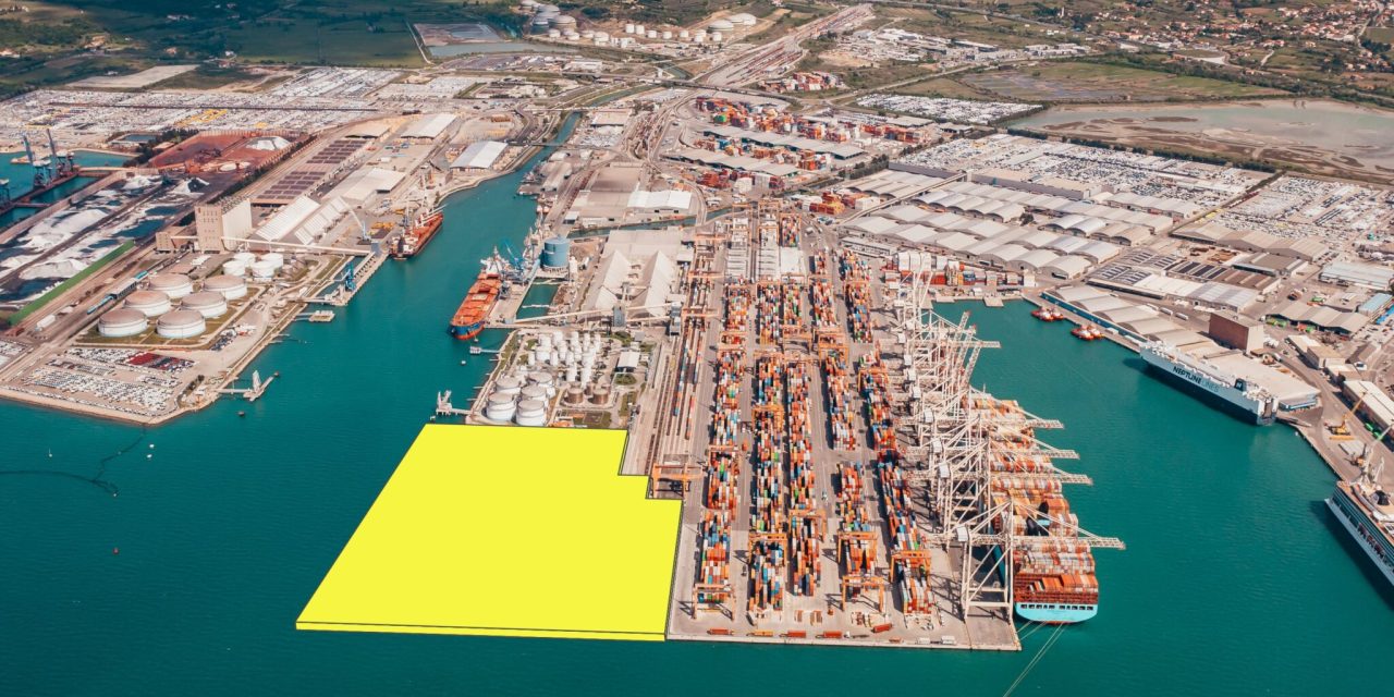 Al porto di Capodistria bando per ampliare il terminal container<h2 class='anw-subtitle'>Avviata la procedura per allungare e allargare il Molo 1 fino alla capacità di 1,75 milioni di Teu</h2>