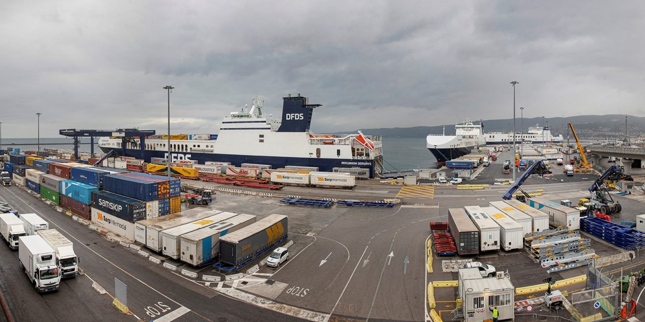 Porto di Trieste, al via in novembre il nuovo servizio Ro-Ro con l’Egitto<h2 class='anw-subtitle'>Il collegamento curato da DFDS e Med Roll collegherà lo scalo del Friuli Venezia Giulia con Damietta</h2>